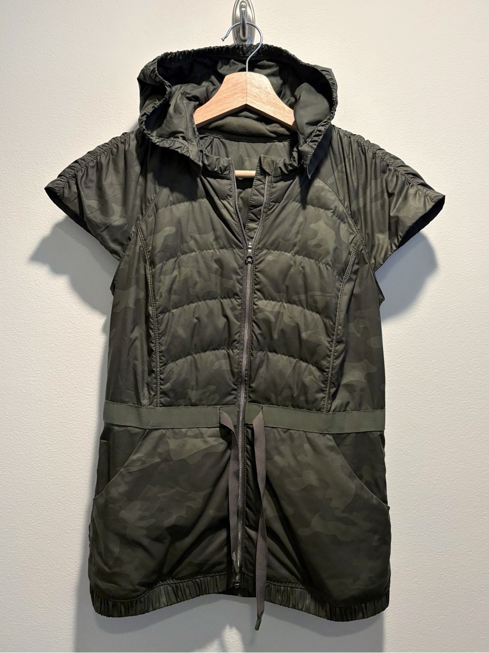 Lululemon || Spring Fling Puffy Vest Cap Sleeve Jacket in Camo Green 4